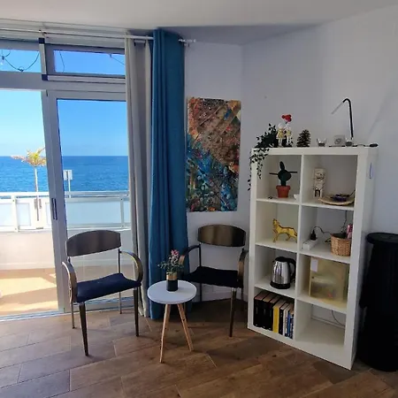 Warm & Cozy With Lovely Sea View