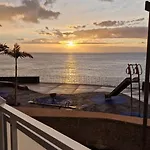 펜션 Warm & Cozy With Lovely Sea View